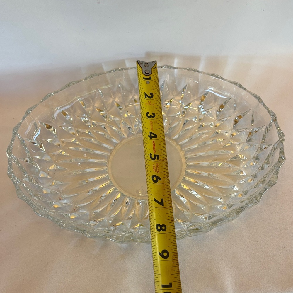 LIKE NEW! STUNNING MIKASA INTRICATE CLEAR GLASS OVAL PLATTER - Picture 6 of 10